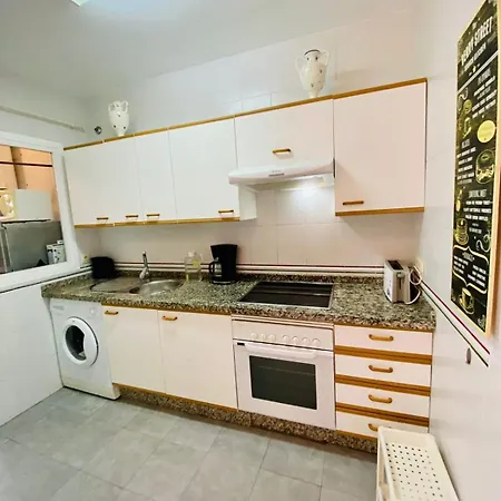 Con Piscina En Rosas De Capistrano * Нерха