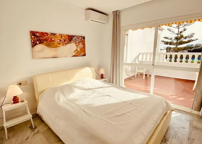 Con Piscina En Rosas De Capistrano Апартаменты